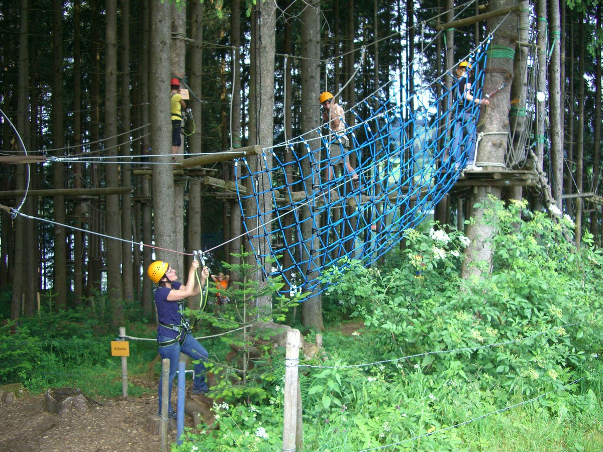 high-ropes-course-246113_1920.jpg